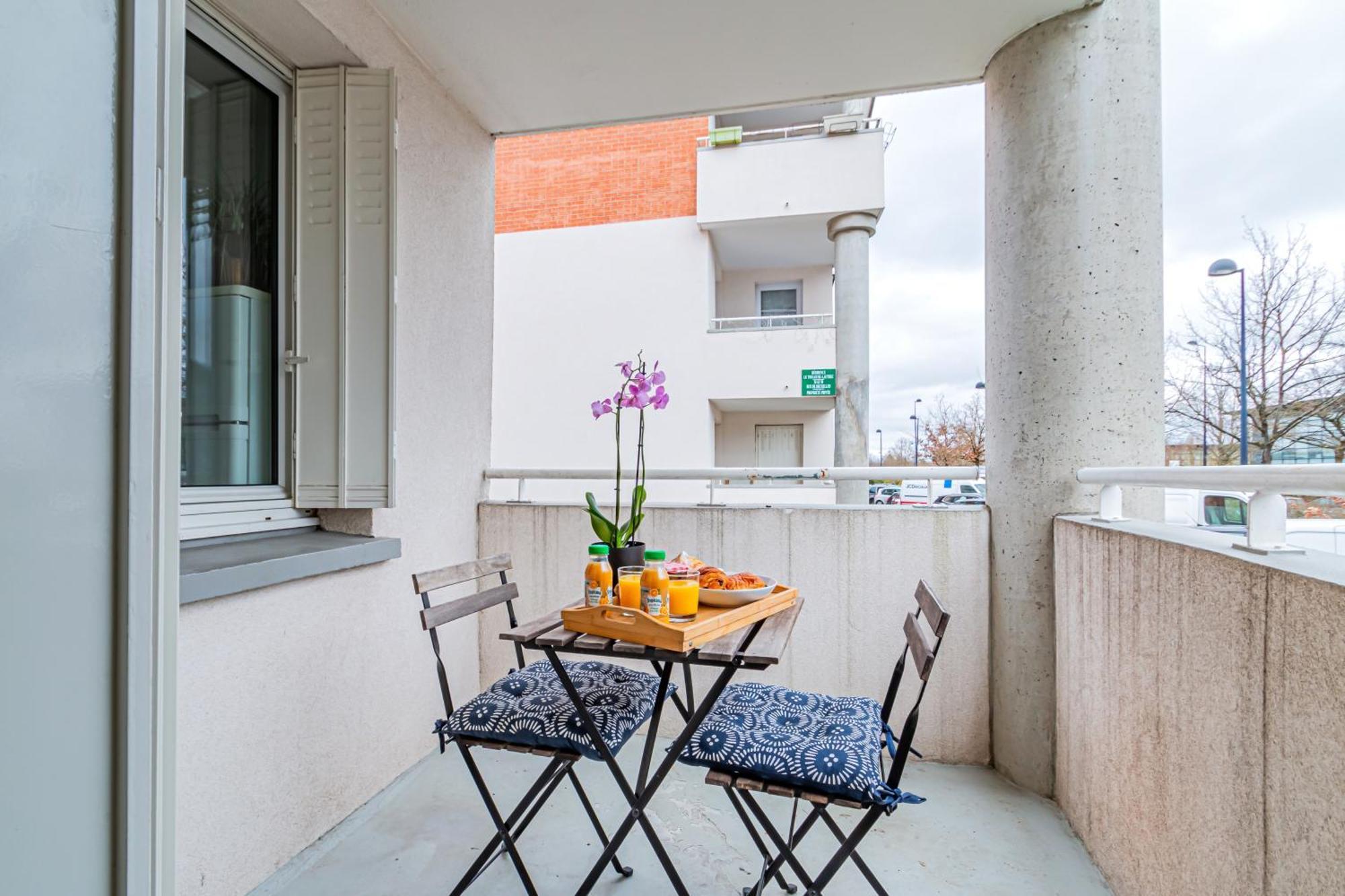 Moderne Confort La Clef D'elancourt Elancourt